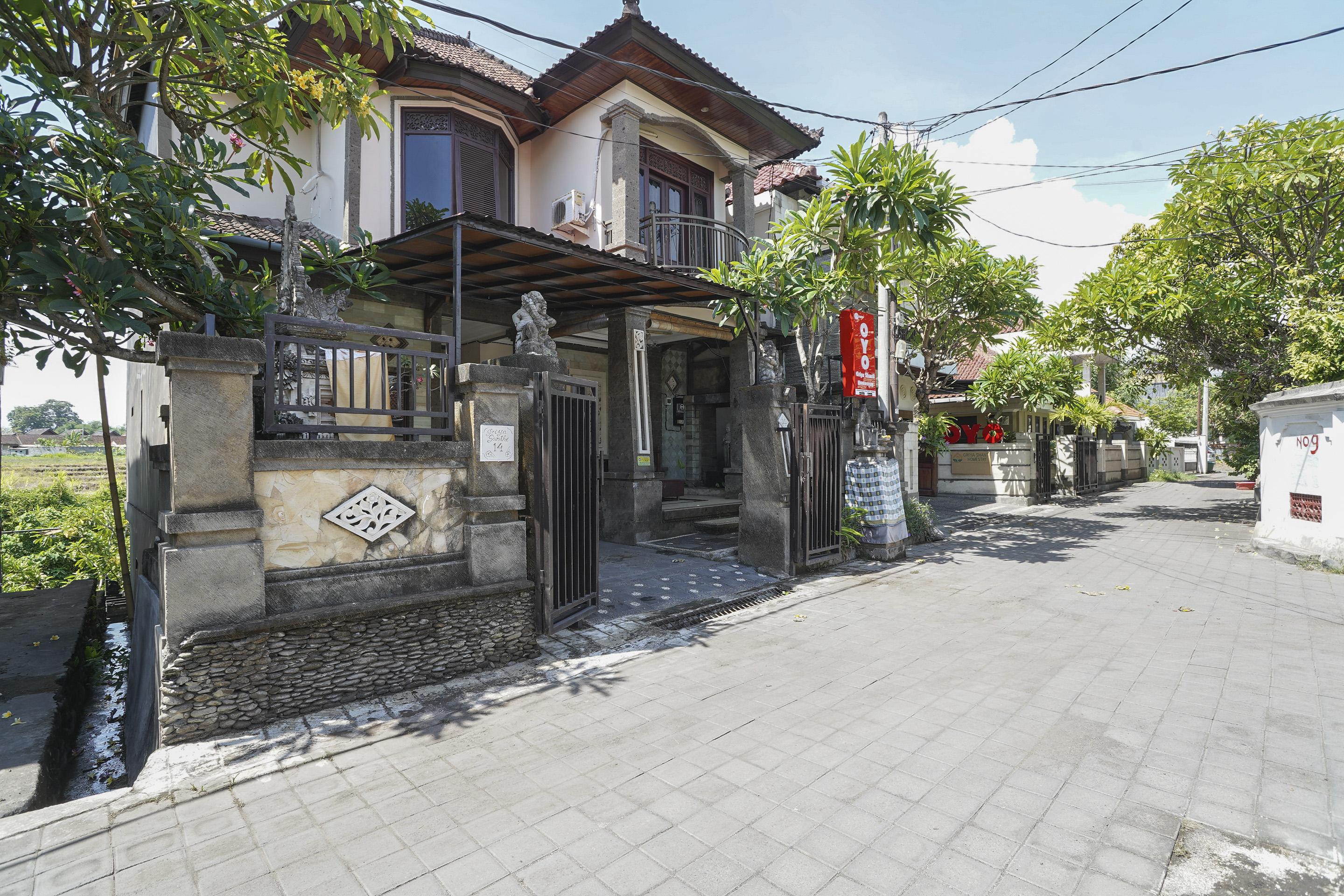 Oyo 2321 Griya Shanti Homestay Ketewel Экстерьер фото