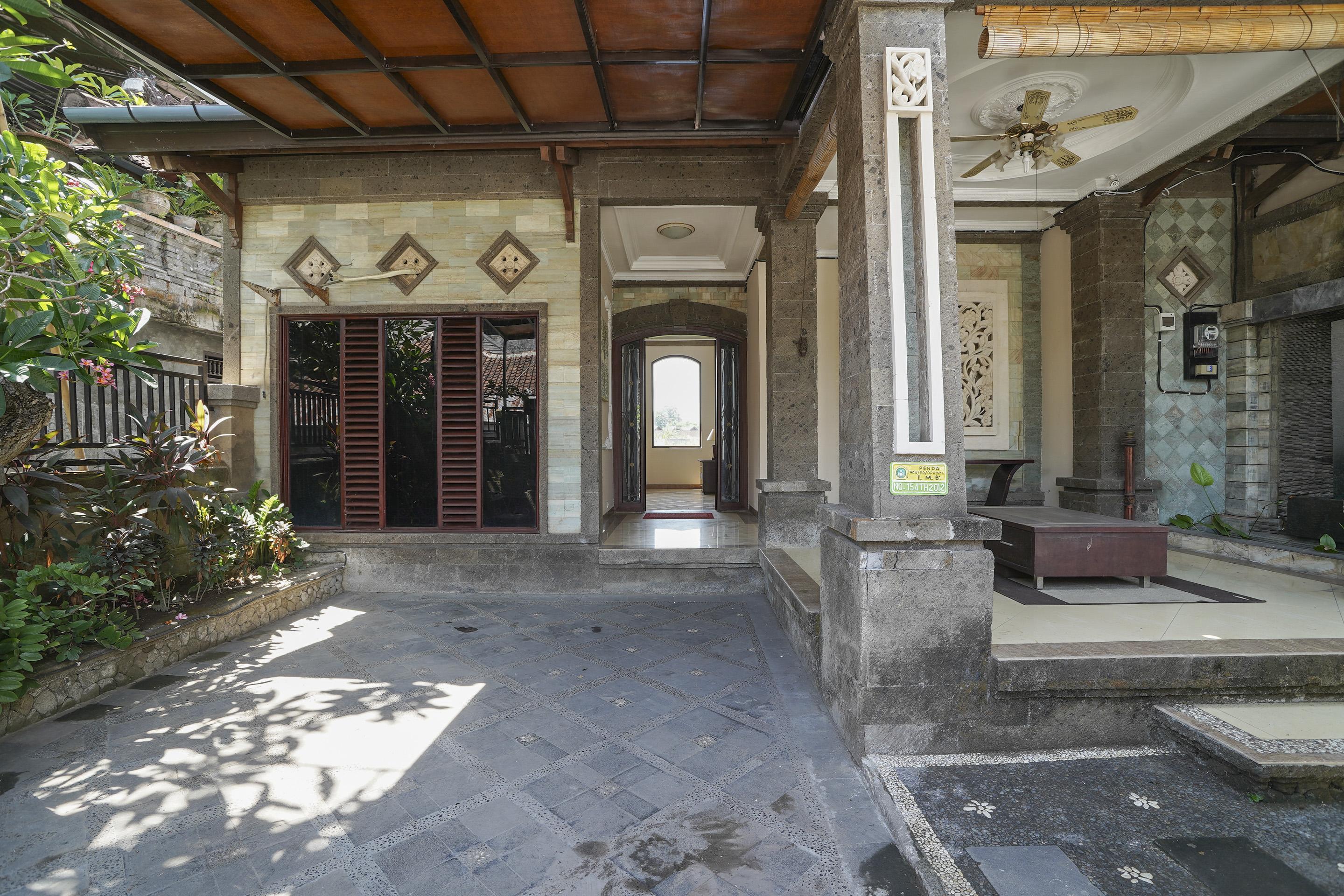 Oyo 2321 Griya Shanti Homestay Ketewel Экстерьер фото
