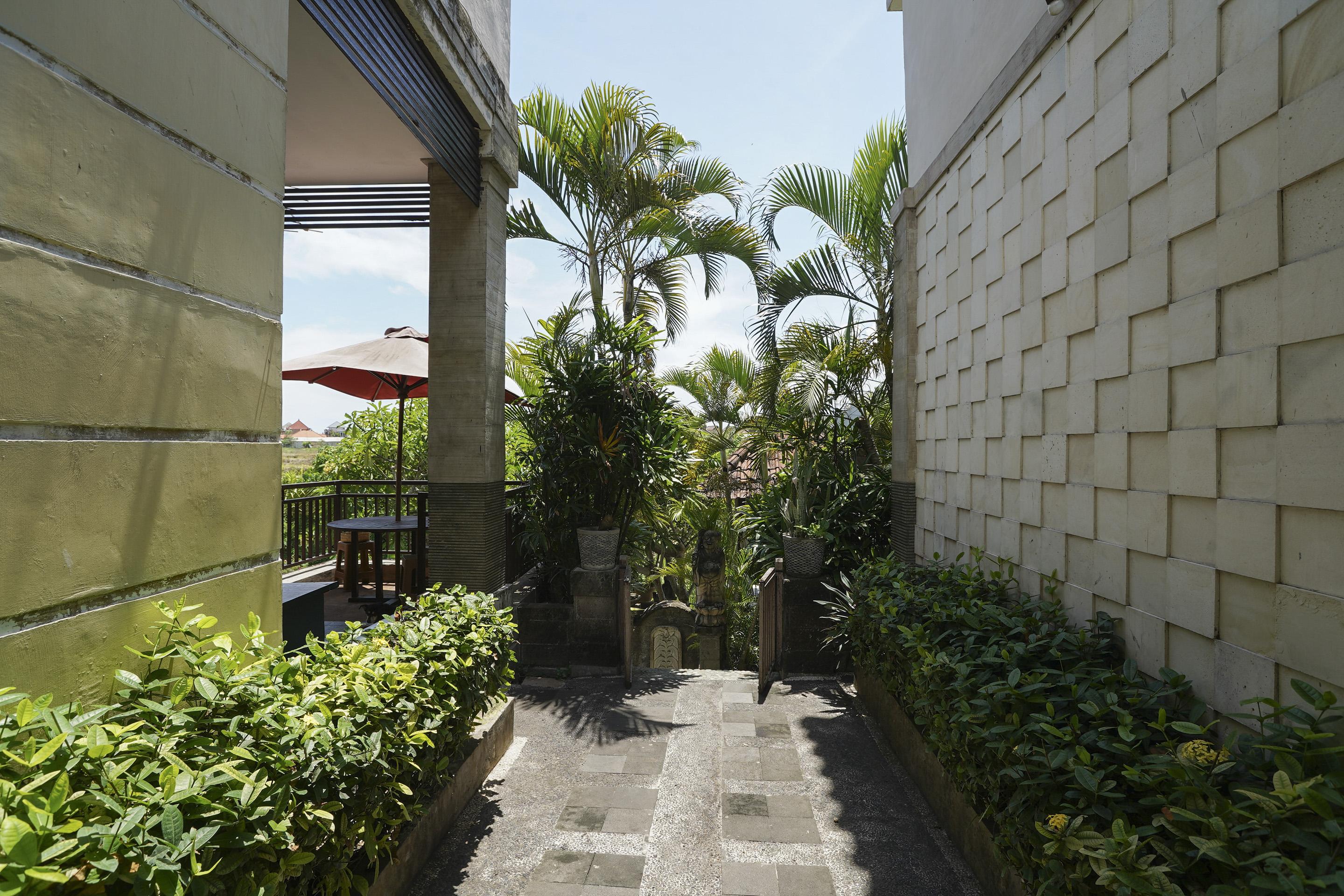 Oyo 2321 Griya Shanti Homestay Ketewel Экстерьер фото