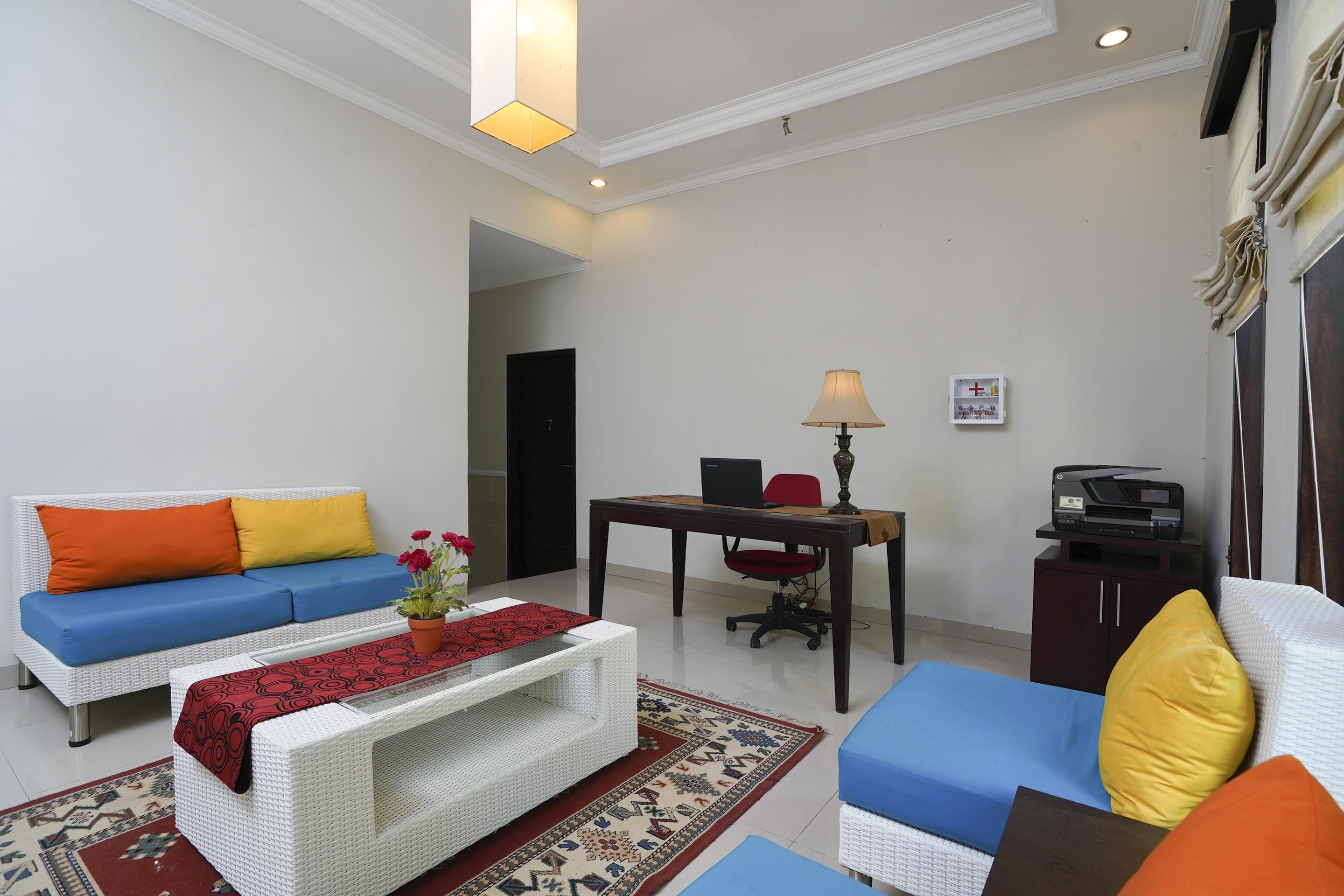 Oyo 2321 Griya Shanti Homestay Ketewel Экстерьер фото
