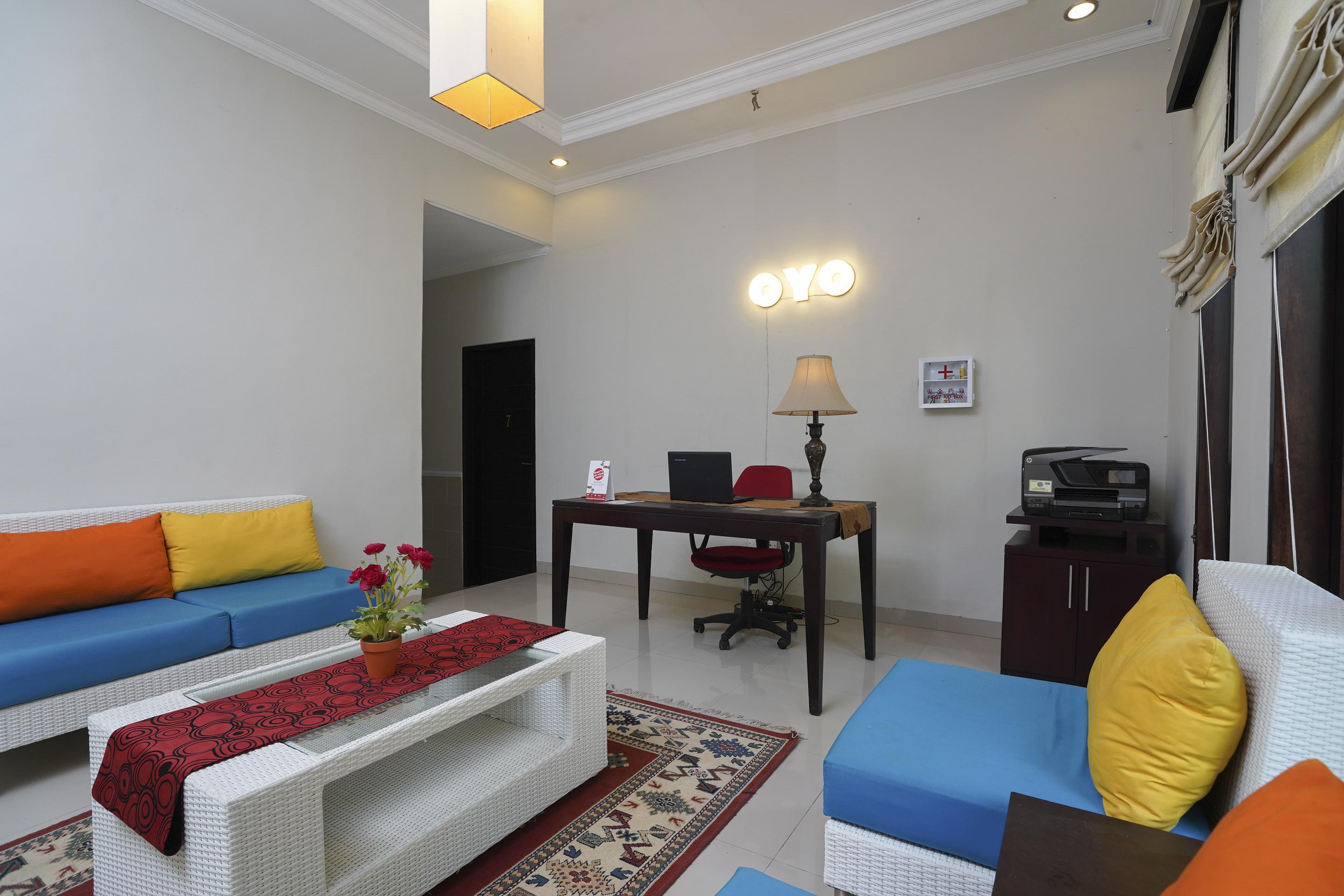 Oyo 2321 Griya Shanti Homestay Ketewel Экстерьер фото